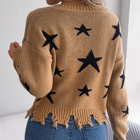 V-Neck Cropped Sweater with Star Pattern & Distressed Hem - Picture 3 of 8